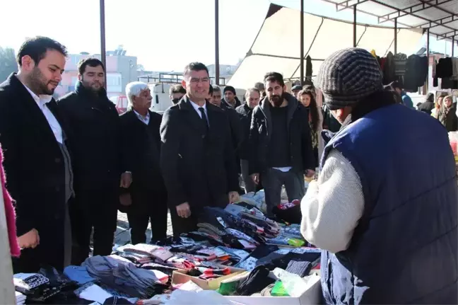 Ümmet Akın, Efeler'de Halkın İçine Karıştı