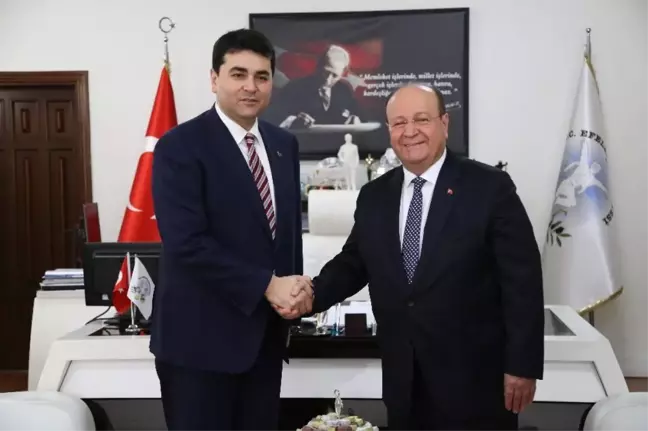 Başkan Özakcan DP'den Aday Olduğunu Açıkladı