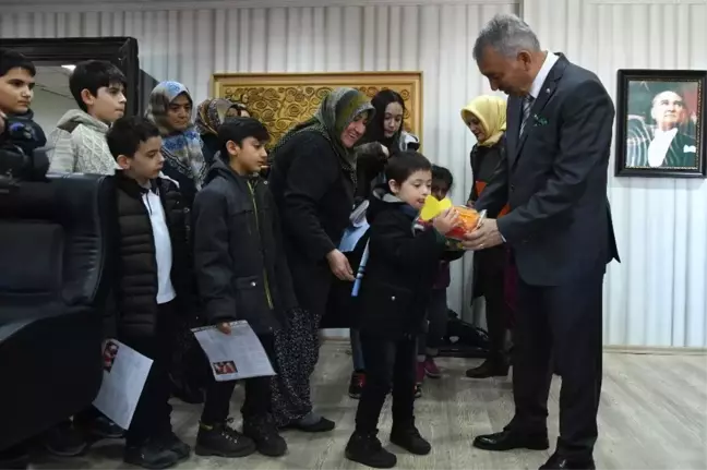 Isparta Belediyesi'nden Ücretsiz Karne Şenliği