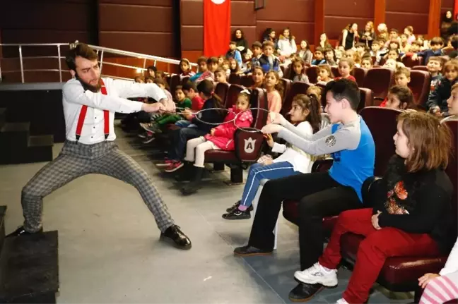 Minikler Karne Şenliğine Akın Etti