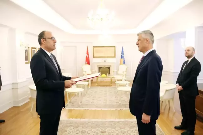Türkiye'nin Yeni Kosova Büyükelçisi Sakar Cumhurbaşkanı Thaçi'ye Güven Mektubunu Sundu