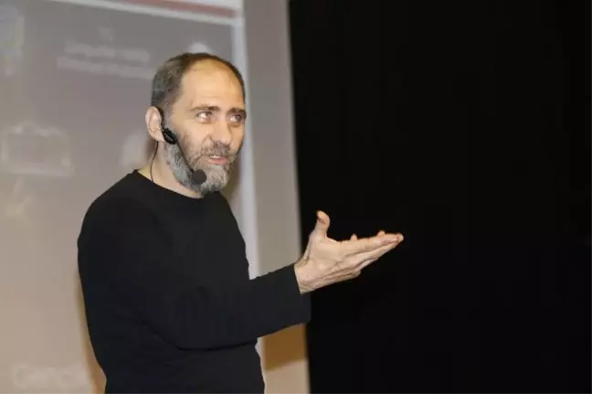 Hem Emniyet Müdürü Hem Sanatçı