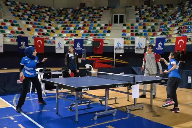 Okullar Arası Masa Tenisi Şampiyonası Başladı