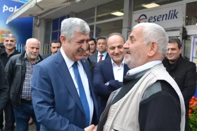 Esenlik'te Maliyetine Sebze ve Meyve Satışı Başladı