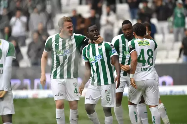 Bursa 90+7'de Güldü