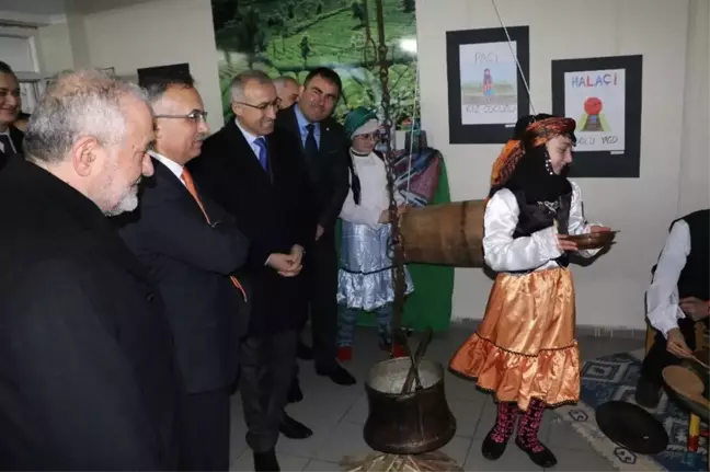 Öğrenciler Düzenledikleri Sergiyle Rize'yi Tanıttılar