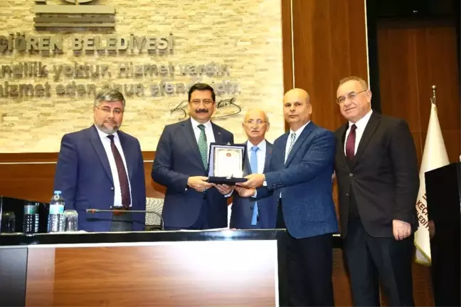 Başkan Ak'dan Meclis Üyelerine Teşekkür Plaketi