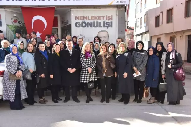 Başkan Bakıcı'dan Kadın Esnaflara Çiçek