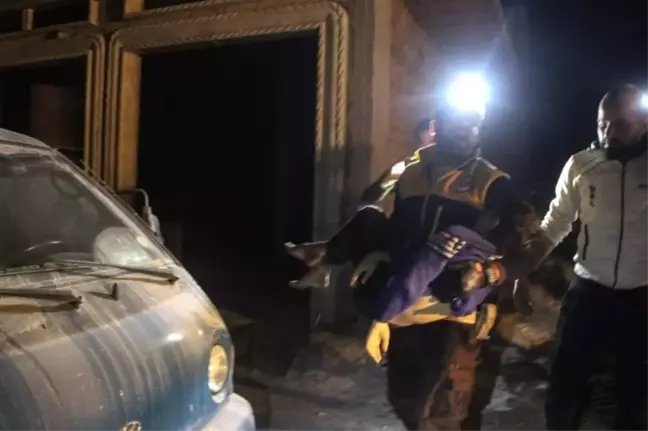 Rejim Güçleri Gece Boyunca İdlib'i Bombaladı
