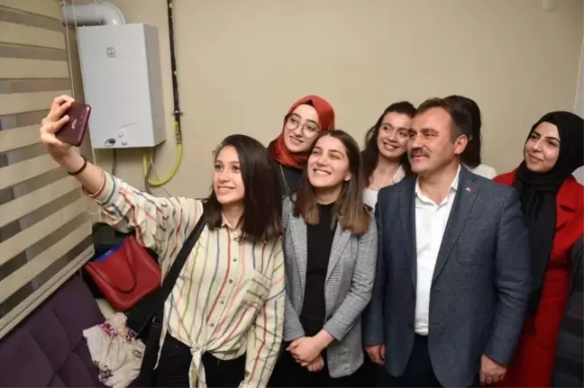 Başkan Çimen, Öğrencilerin Talebini Geri Çevirmedi