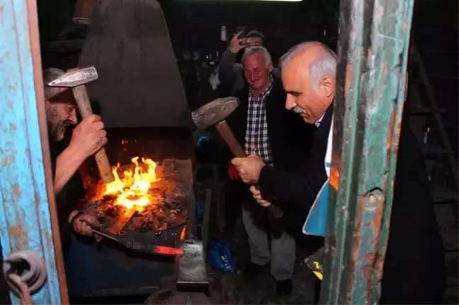Zorluoğlu, Uzungöl'de Turizmcilerle Görüştü