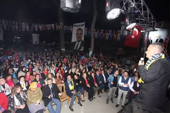 Mustafa Savaş ve Ümmet Akın, Umurlu'da 54 Yeni Üyeye Rozet Taktı
