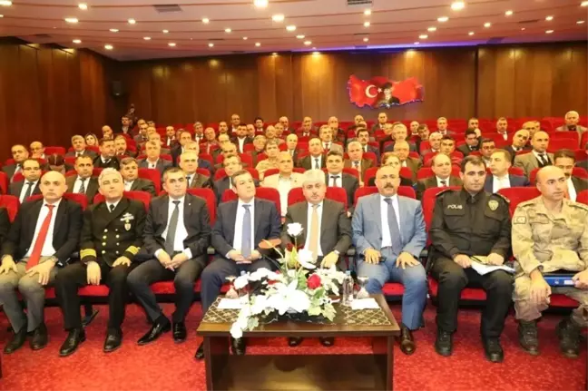 Vali Doğan Dörtyol'da Muhtarlarla Buluştu