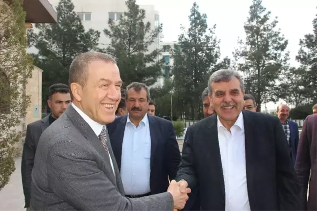 Galatasaray'ın Eski Yöneticisi 2 Bin Kişiye Tirit İkram Etti