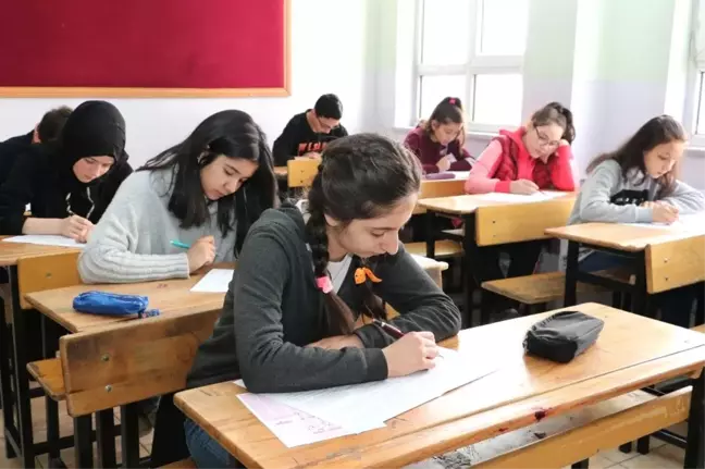 Binlerce Öğrenci Çanakkale İçin Yarıştı