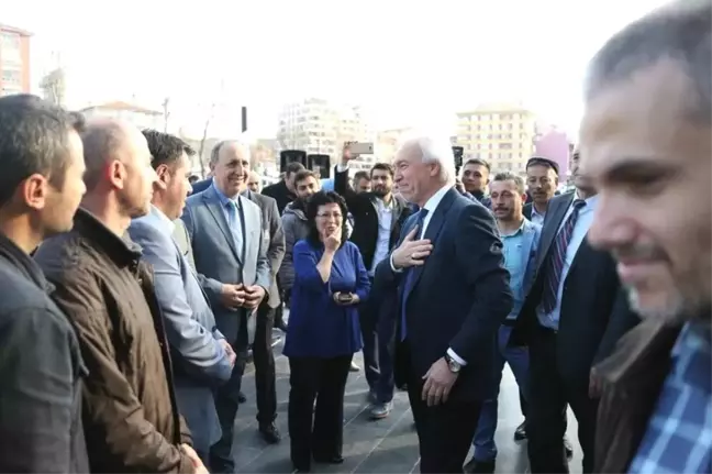 Belediye Personelinden Başkan Saraçoğlu'na Duygusal Veda