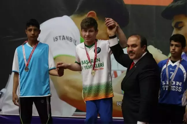 Ordu'daki Bilek Güreşi Müsabakaları Sona Erdi