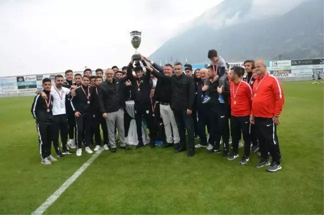 Şampiyon Kupasını Başkan Ergün'ün Elinden Aldı