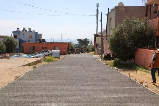 Erdemli'de Beton Yol Uygulaması Devam Ediyor