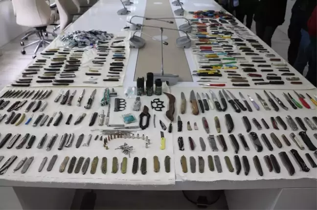 Diyarbakır Adliyesi'ne Sokulmak İstenen Bin 388 Suç Aleti Ele Geçirildi