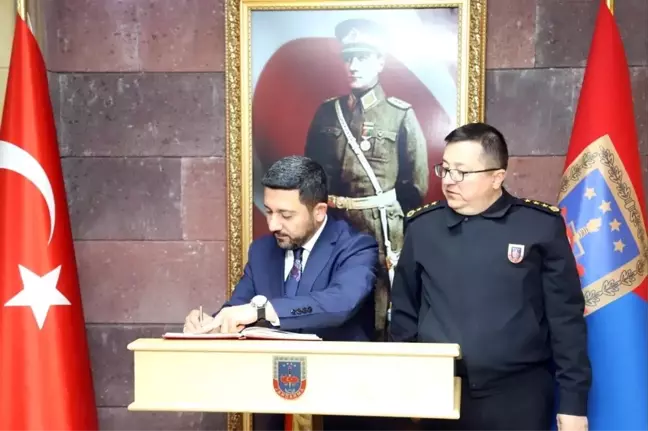 Başkan Arı'dan İl Jandarma Komutanı Yiğit'e İade-i Ziyaret
