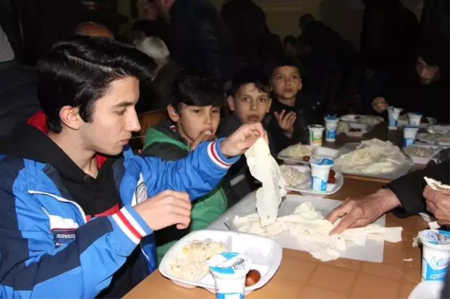 Düzce'de Asırlık Kandil Geleneği Sürüyor