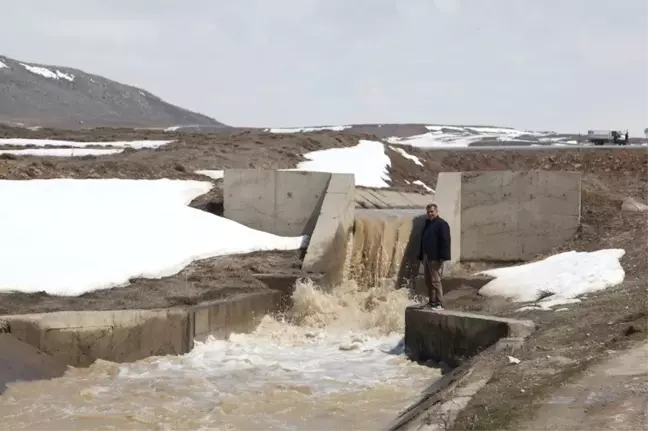 Nazik Gölü Yağmur ve Kar Sularıyla Besleniyor