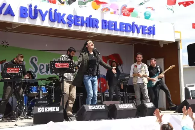 Murat Kekilli'den Suriyeli Çocuklara Konser