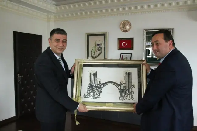 Başkan Yanmaz Kaymakam Öztürk'ü Ziyaret Etti