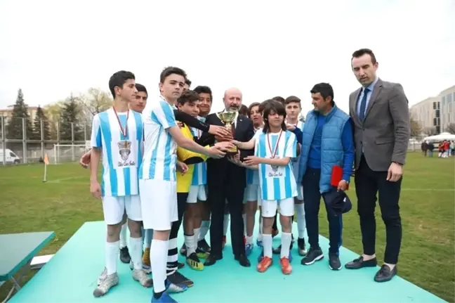 Kadir Has Orta Okulu Şampiyon Oldu