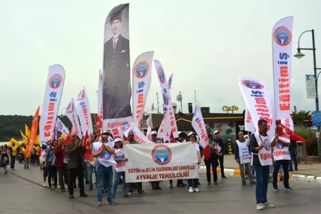 Ayvalık'ta '1 Mayıs Emek ve Dayanışma Günü' Coşkusu