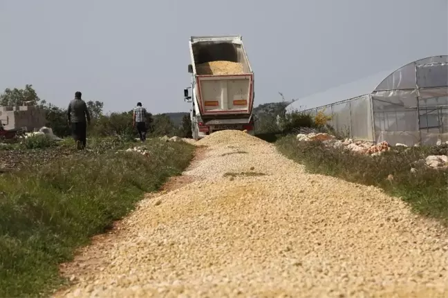 Erdemli'de Asfalt Çalışmaları Devam Ediyor