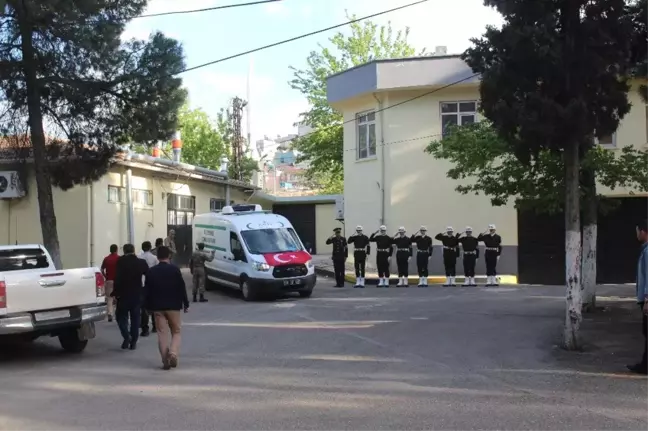 Şehit Yüzbaşı Celalettin Özdemir'in Naaşı Gaziantep'e Getirildi