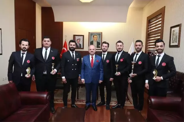 Vali Çakacak, Uluslararası Yarışmada Başarı Kuaförleri Kabul Etti