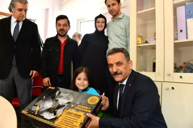 Validen Türkiye Gündemine Oturan Zeynep'e Sürpriz