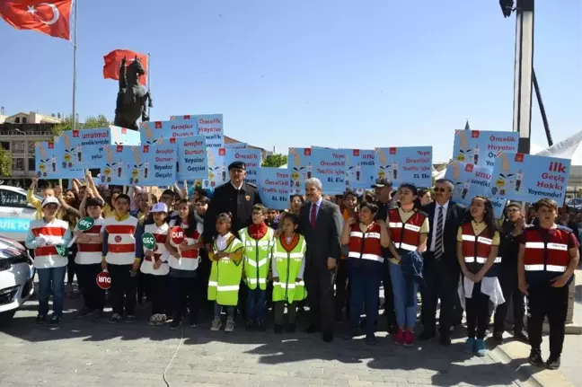 Trafik Haftası Etkinliklerine Çocukların Katılımı Sağlanıyor
