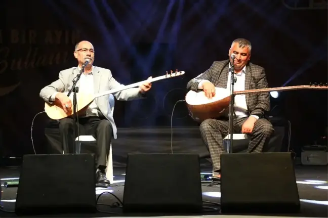 Ramazan Etkinliklerinde Aşıklar Atıştı