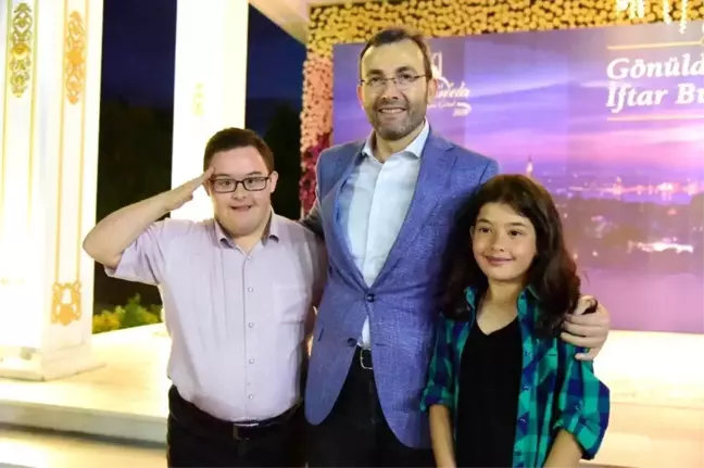 Pendik'de engelliler iftarında duygulandıran dua
