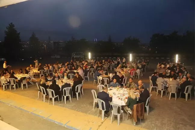 İhlas Koleji'nde iftar programı düzenlendi