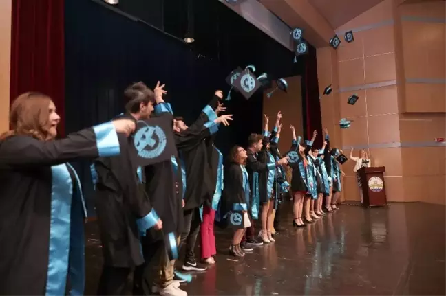 Trakya Üniversitesi Devlet Konservatuvarının genç sanatçılarının mezuniyet heyecanı