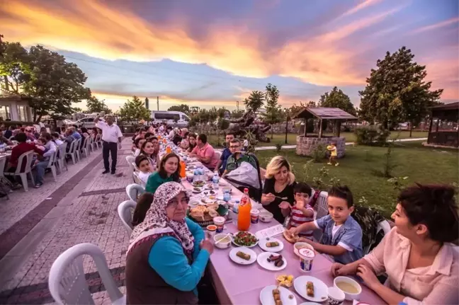 Akhisarlı ormancılar iftarda buluştu