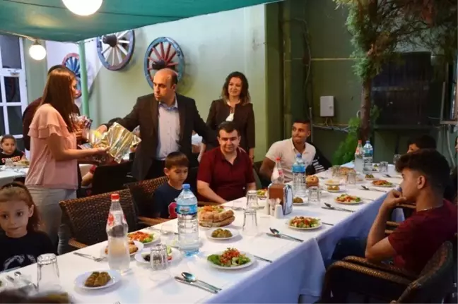 Biga Kaymakamlığından yetimlere iftar yemeği