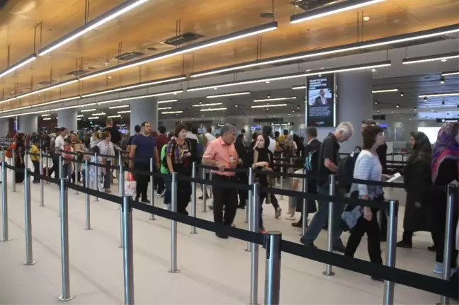 İstanbul Havalimanı'nda bayram hareketliliği başladı