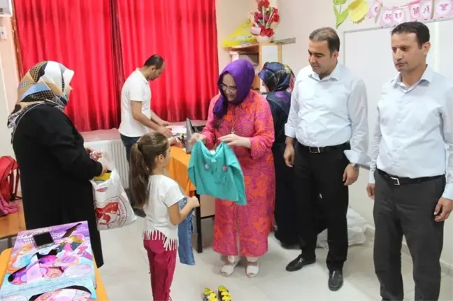 Samsat'ta vatandaşlara yardım dağıtıldı