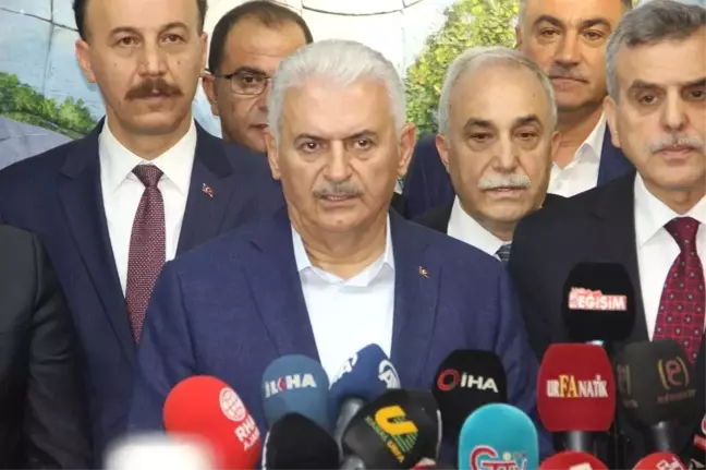 Binali Yıldırım'dan 'Urfalıyam ezelden' türküsü
