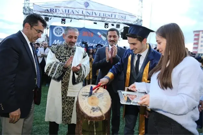 Ardahan Üniversitesi'nde görkemli mezuniyet töreni