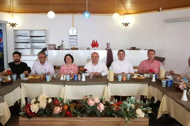 Başkan Bıyık'tan hayırsever işadamlarına teşekkür plaketi