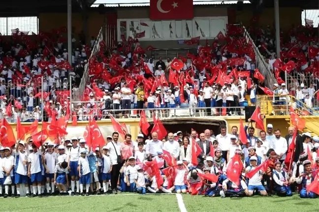 Bağcılar'da 30 bin öğrenci yaz spor okullarına