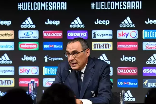 Juventus'ta Maurizio Sarri resmi imzayı attı