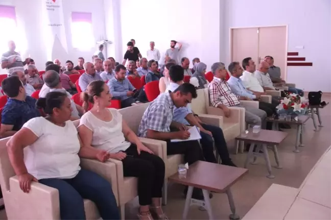 Besni'de pamuk üreticileri bilgilendirildi